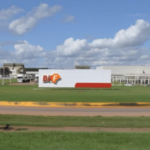 BRF Lucas do Rio Verde faz acordo na justiça e pagará adicional de insalubridade para 10 mil