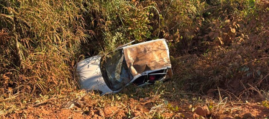 Sorriso: quatro adultos e um bebê ficam feridos em colisão envolvendo carro e carreta