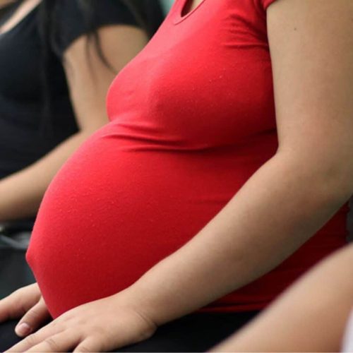 Justiça de Mato Grosso orienta gestantes sobre entrega legal para adoção