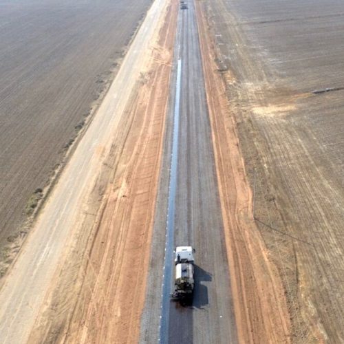Prefeito autoriza pavimentação de duas estradas em Nova Mutum com acesso a BR-163