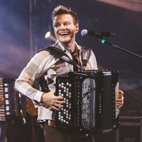 Festival musical com show de Michel Teló será amanhã em Nova Mutum
