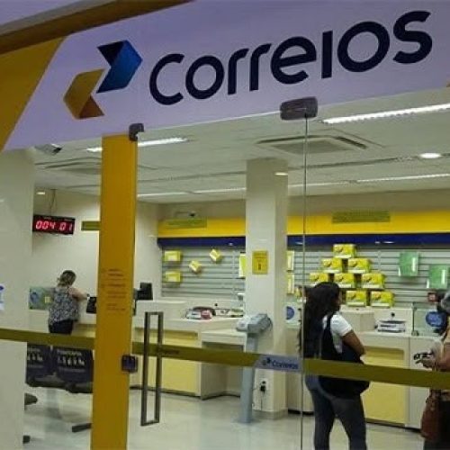 Trabalhadores dos Correios estão em greve por tempo indeterminado