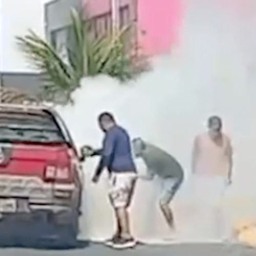 Picape pega fogo em avenida de Lucas do Rio Verde e moradores se mobilizam para combate
