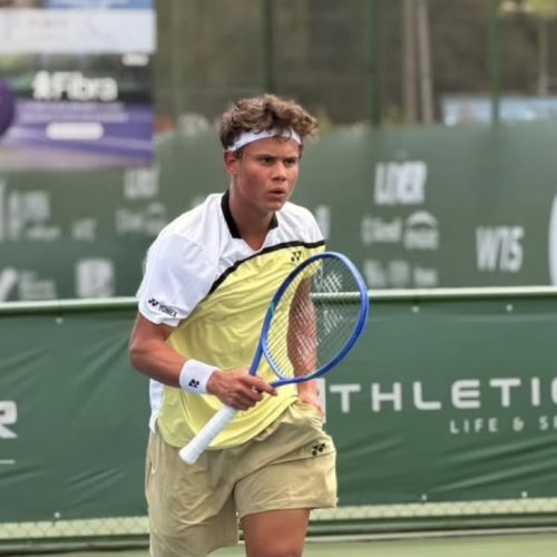 Tenista de Mato Grosso vence mais uma e fica a uma vitória da final inédita no profissional