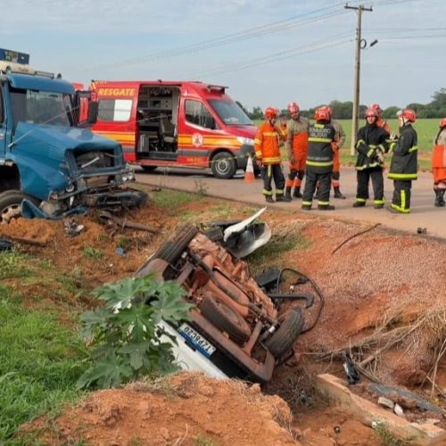 Sinop: duas pessoas morrem em colisão entre caminhão e picape na BR-163 