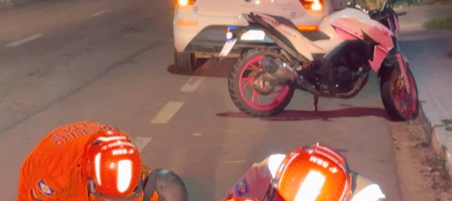 Entregadora sofre fratura após colidir na traseira de carro em Sinop