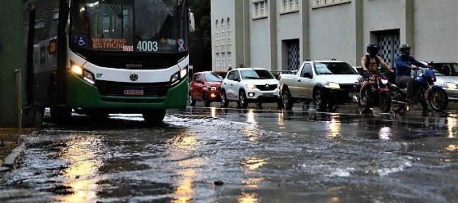 Inmet alerta para chuvas no Norte, Sudeste e Centro-Oeste