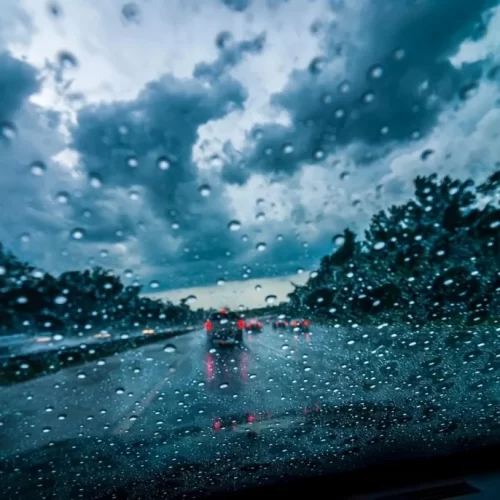 Frio em metade do país, chuva e calor em outra parte; confira a previsão