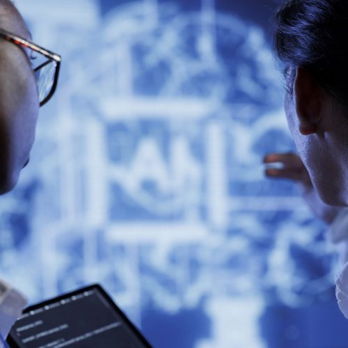 Número de empresas industriais que usam IA cresce 163% em dois anos