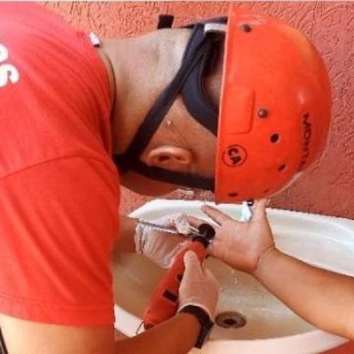 Bombeiros removem anel preso em dedo de vítima em Confresa