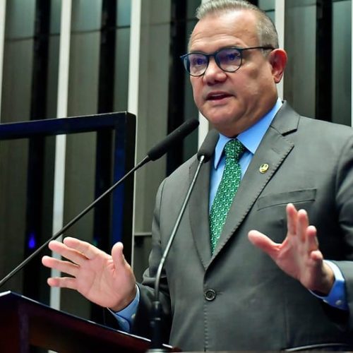 “assumiu o lugar de quem admitiu safadeza no INSS”
