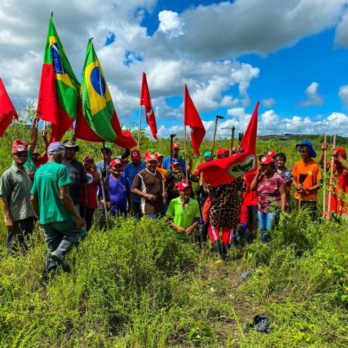 AZEDOU: Membros do MST chamam ritmo da reforma agrária do governo de ‘ridículo’