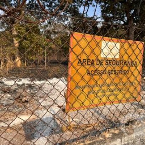 CHAMAS CONTROLADAS: Incêndio não atinge área operacional de aeroporto em VG; local é monitorado