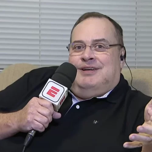 LUTO NO JORNALISMO ESPORTIVO BRASILEIRO: FALECEU PAULO SOARES, O “AMIGÃO”