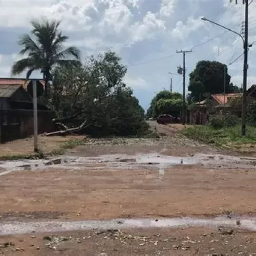 PORTO DOS GAUCHOS-MT: Município em estado de calamidade após vendaval recebe ajuda em MT