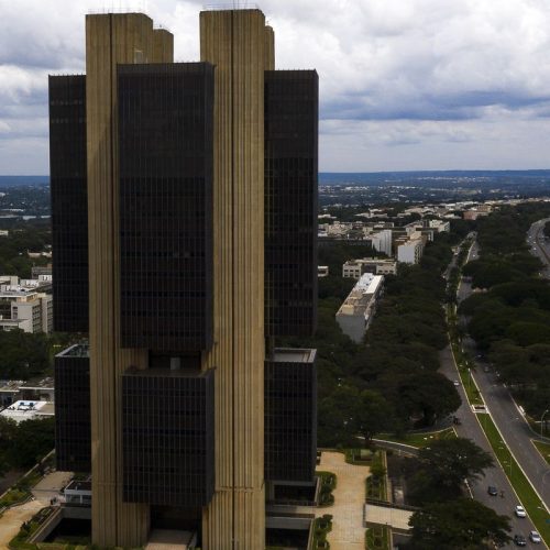Copom deve elevar Selic em 0,5 ponto na reunião desta quarta