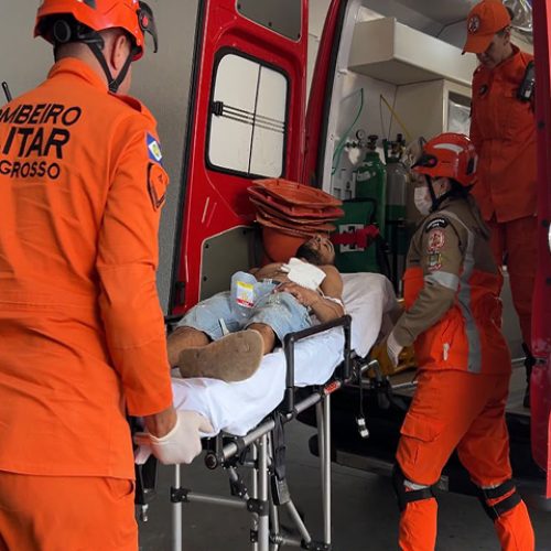Sorriso: Homem leva facada de amigo após tentar separar briga de casal; ele foi socorrido pelos bombeiros e levado ao Regional