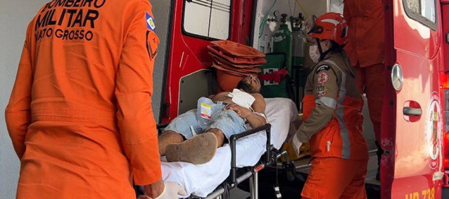 Sorriso: Homem leva facada de amigo após tentar separar briga de casal; ele foi socorrido pelos bombeiros e levado ao Regional