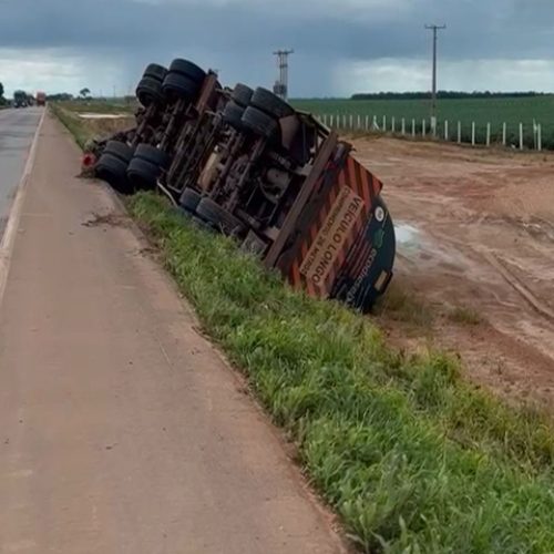 Sorriso: Bombeiros auxiliam no destombamento de vagão tanque na BR-163