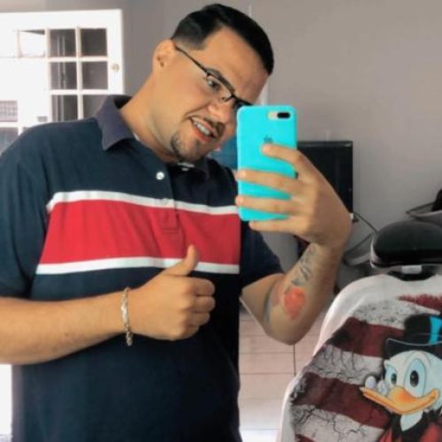 MARCAS DE TIRO: Barbeiro é encontrado morto com mãos amarradas em área de mata