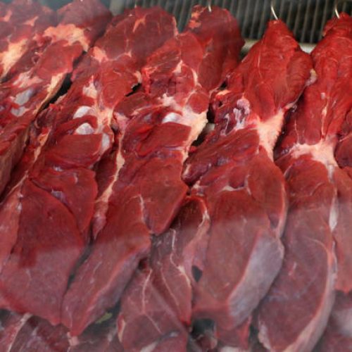 Carne deve ficar mais barata no meio de fevereiro, diz setor