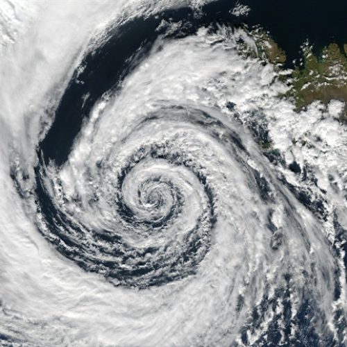 CLIMA E TEMPO: Ciclone causa chuvas e ventos fortes no Sul e Sudeste