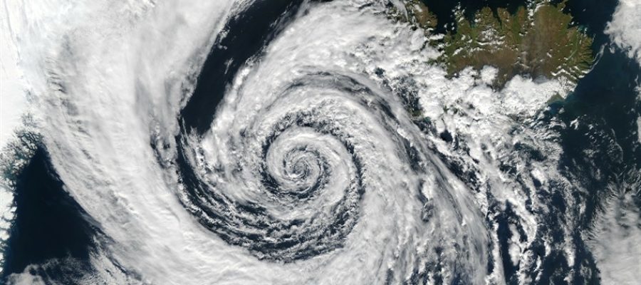CLIMA E TEMPO: Ciclone causa chuvas e ventos fortes no Sul e Sudeste