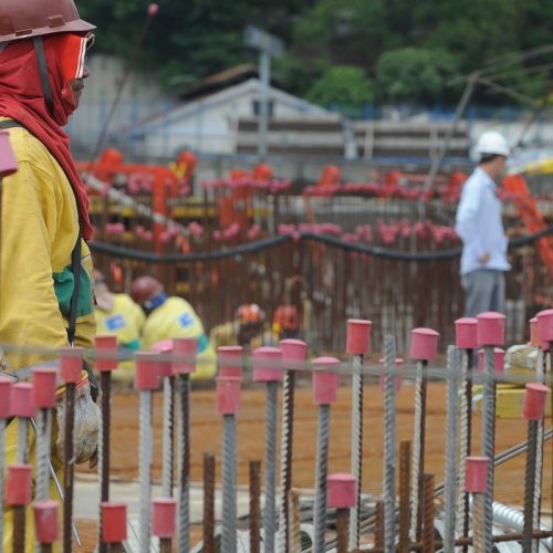 Índice que corrige salários, INPC acumula 5,05% em 12 meses