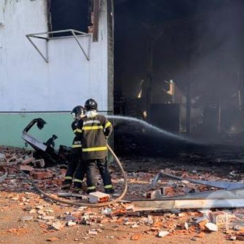 CRIME DESCARTADO: Laudo diz que fogo em armazém da Educação de VG começou em câmara fria