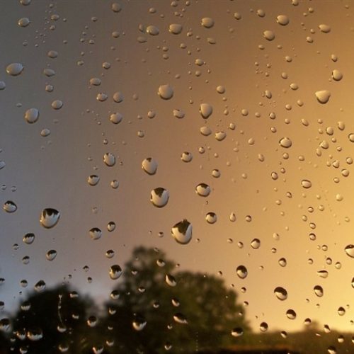 Previsão de chuva e calor durante a semana no Brasil