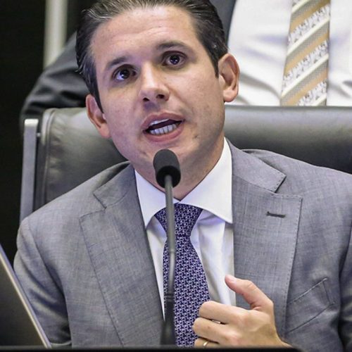 Motta defende participação de bancos no debate da isenção do IR