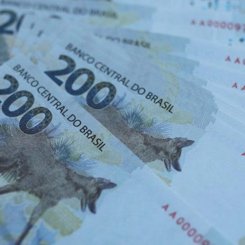 Servidores que recebem teto salarial enquadram no 1% mais rico do país