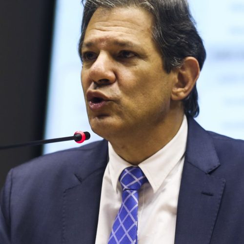 Medidas de corte de gastos serão inseridas em novo projeto, diz Haddad