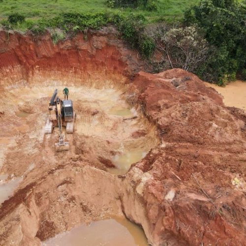 Polícia flagra área de garimpo ilegal no Nortão e apreende maquinários