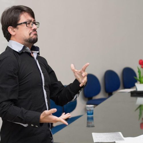 Seduc publica edital para inscrições em curso de Libras na modalidade EaD