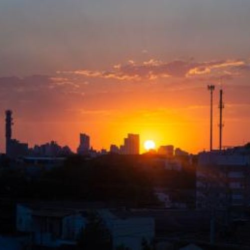 Maio termina com temperaturas altas e chance de chuva