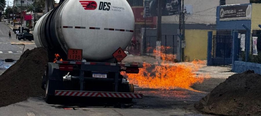 EM AUTO ARAGUAIA: Após cerca de sete horas de combate, bombeiros controlam incêndio em carreta-tanque carregada de etanol