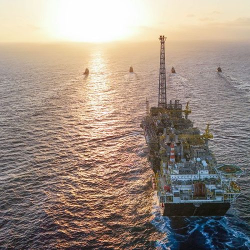 Petrobras supera projeções e tem produção recorde em 2025