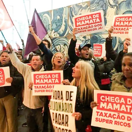 Povo sem medo e MTST fazem ato pela taxação de bilionários