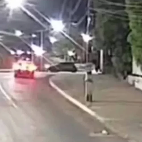 BARRA DO GARÇAS-MT: PM aposentado morre e três pessoas ficam feridas após batida em rotatória de MT