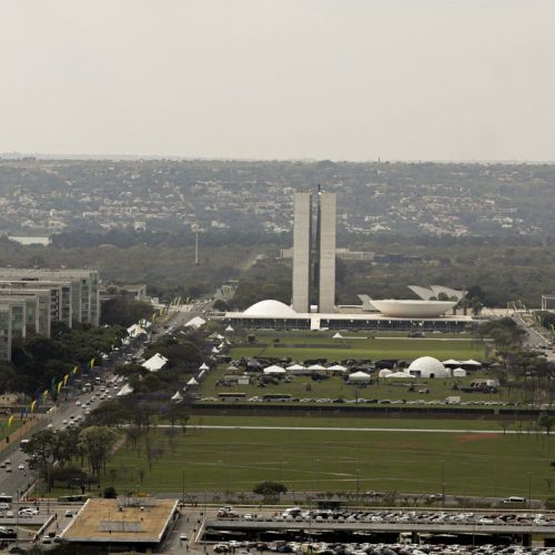 Governo reduz para R$ 7,7 bi congelamento de despesas no Orçamento