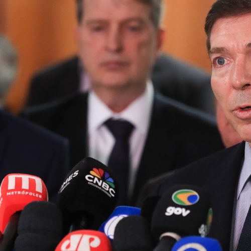 Empresários esperam acordo antes de possível retaliação aos EUA