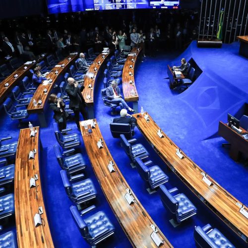 Senado segue Câmara e também derruba decreto do IOF