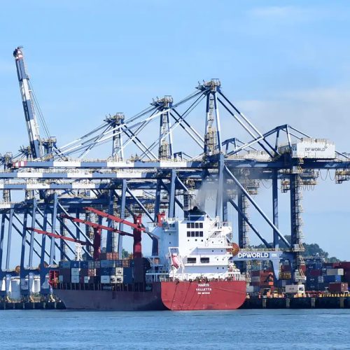 Balança comercial tem pior resultado para novembro desde 2021