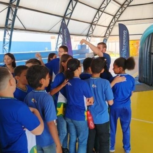 Projeto levou sessões educativas em planetário itinerante a mais de 20 mil estudantes de 11 municípios em Mato Grosso