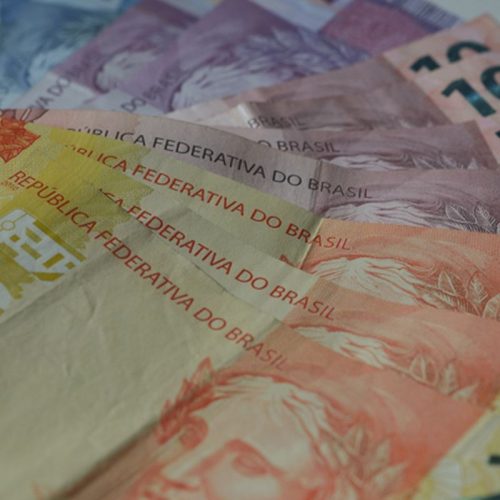 Empresas procuraram menos crédito em março