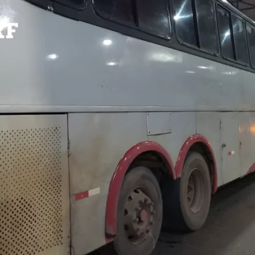 Ônibus irregular com 42 passageiros é apreendido enquanto viajava para Sorriso
