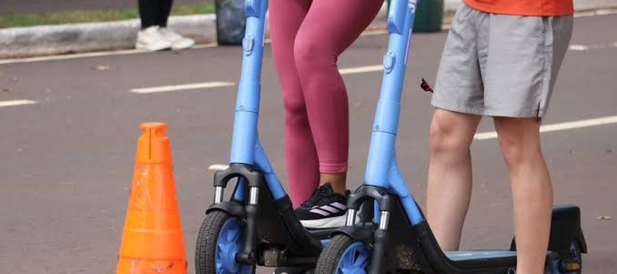 Ipiranga do Norte: Criança fica ferida após patinete atingir carro em cruzamento; família denuncia falta de socorro e motorista cobra prejuízos do carro