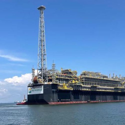 Plataforma da Petrobras que reforçará o pré-sal deixa Singapura