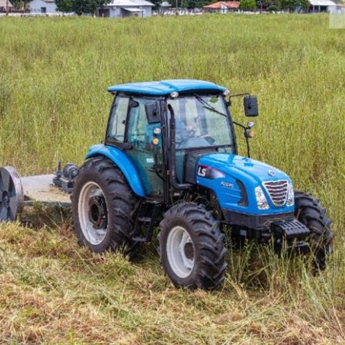 Tratores projetados para as demandas da pecuária moderna